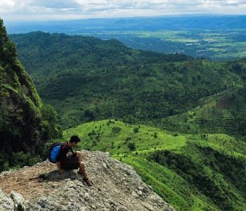 Comprendere i dettagli: scegliere le maglie da uomo ideali per la montagna