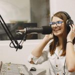 Serve un’esperienza all’estero per diventare speaker radiofonico?